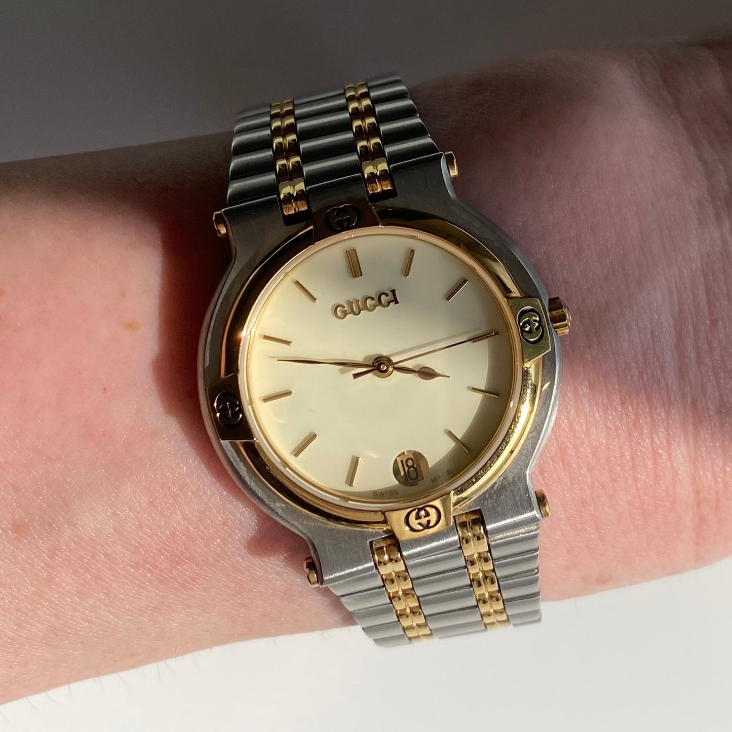Gucci 1990s Date Round Dial Two Tone Watch (Large)