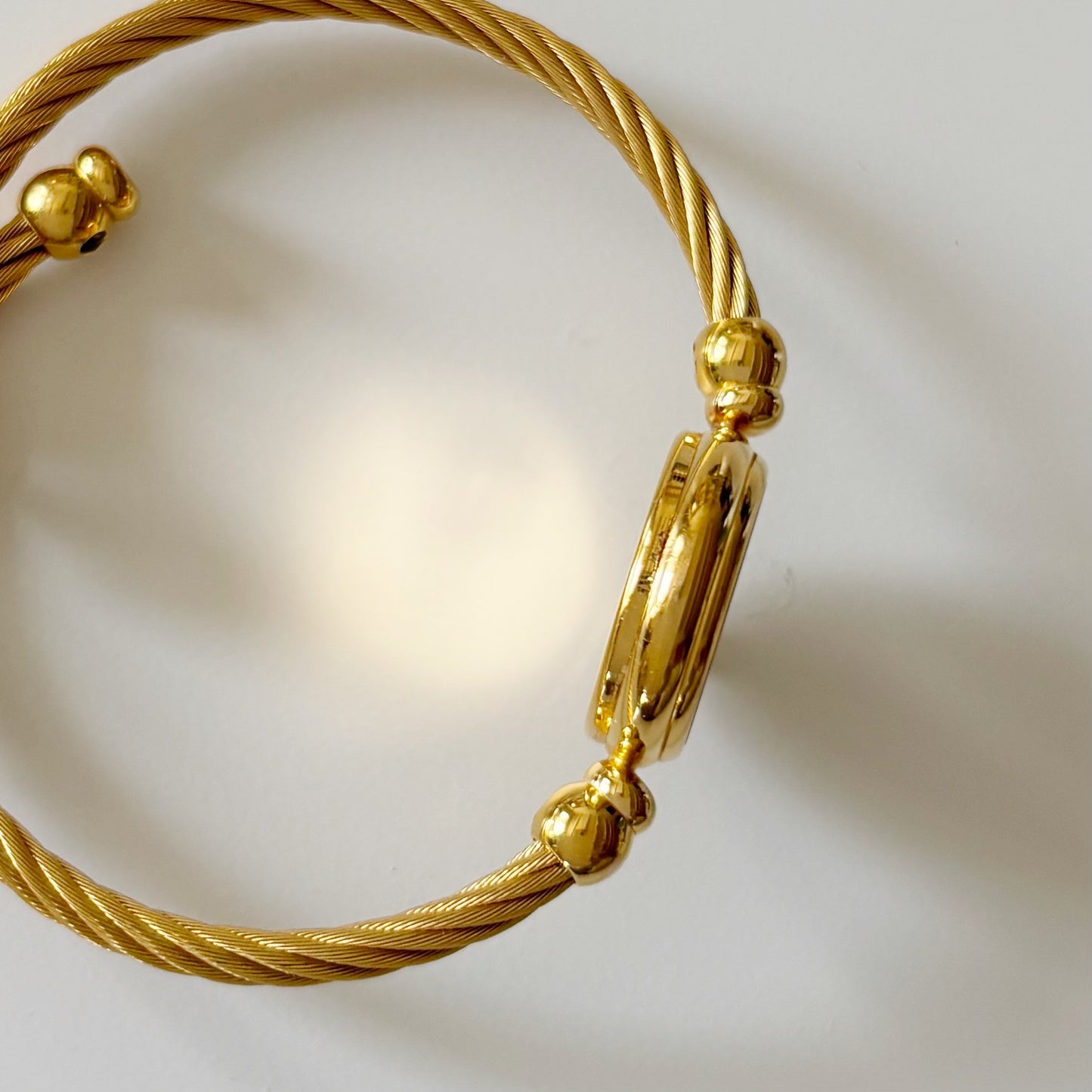 Gucci 1990s Seashell Dial Cable Gold Plated Bangle Watch