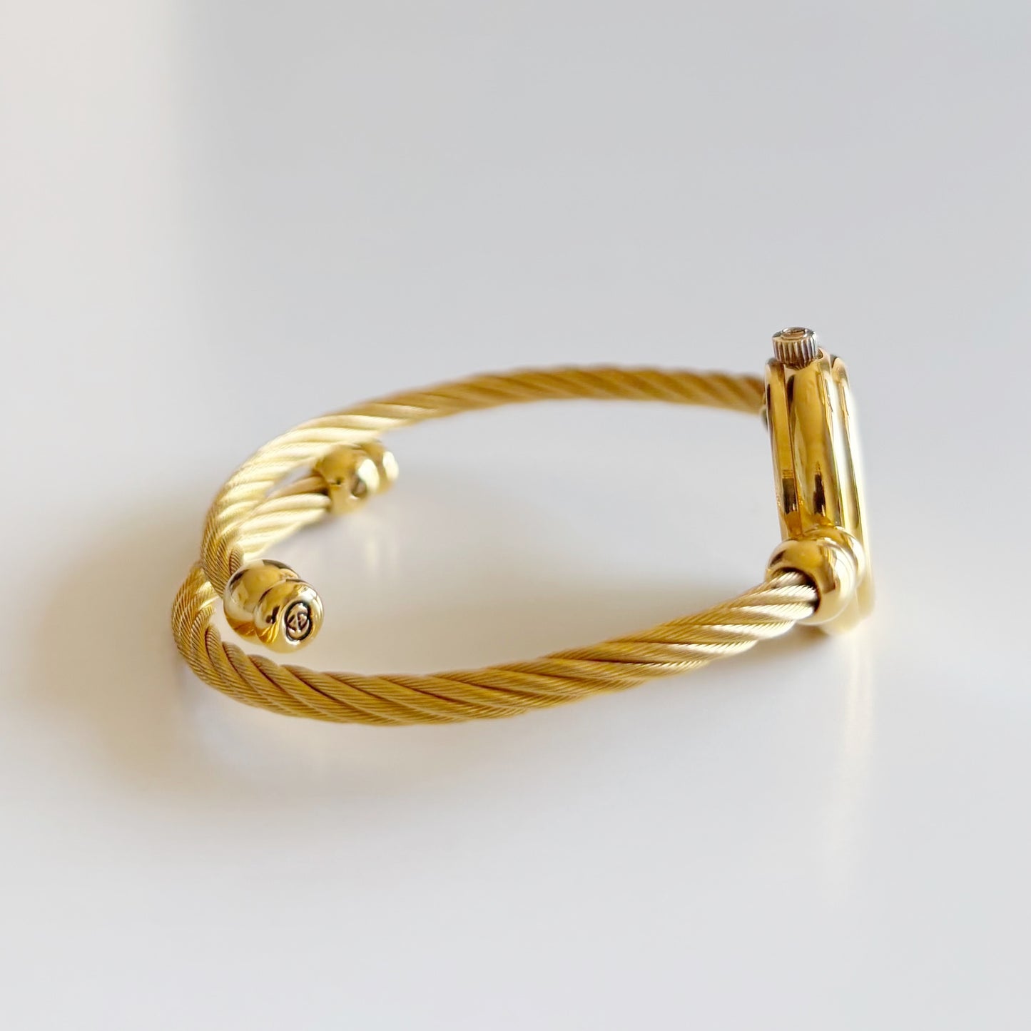 Gucci 1990s Seashell Dial Gold Plated Cable Bangle Watch