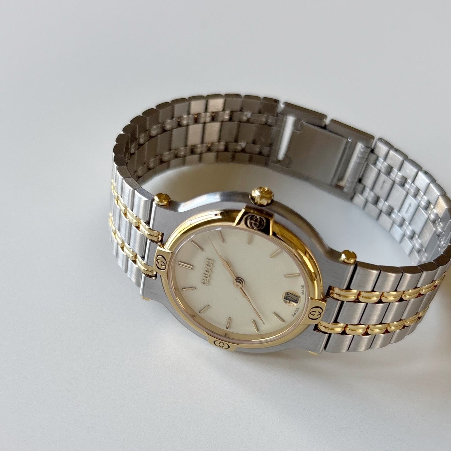 Gucci 1990s Date Round Cream Dial Two Tone Watch (Large)