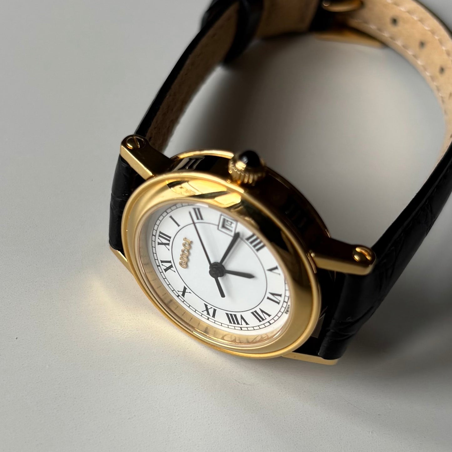 Gucci 1990s Date Round Dial Gold Plated Watch