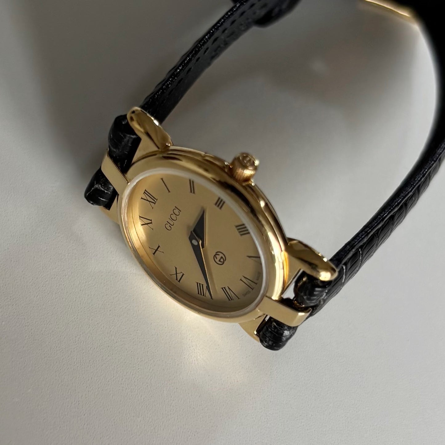 Gucci 1990s Round Dial Gold Plated Watch