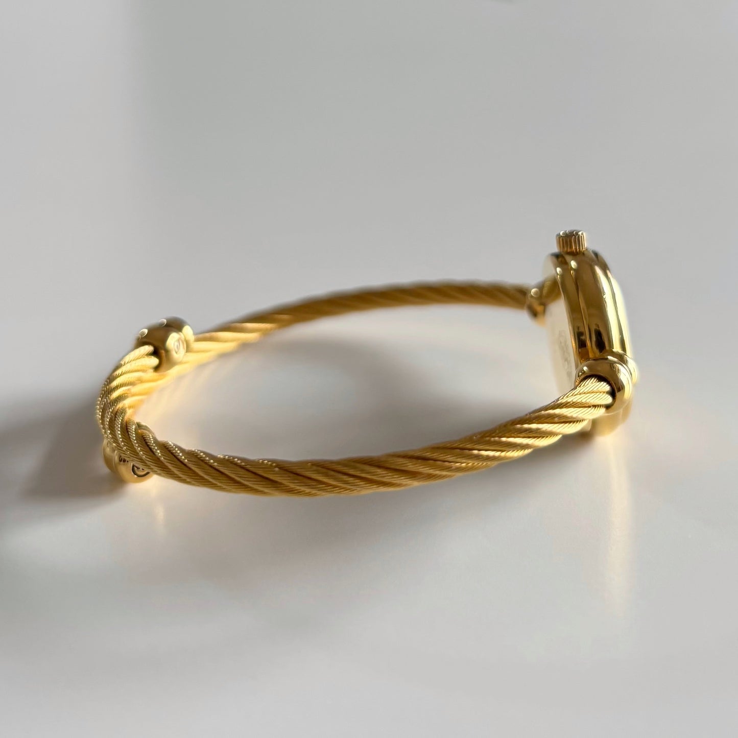 Gucci 1990s Seashell Dial Gold Plated Cable Band Bangle Watch