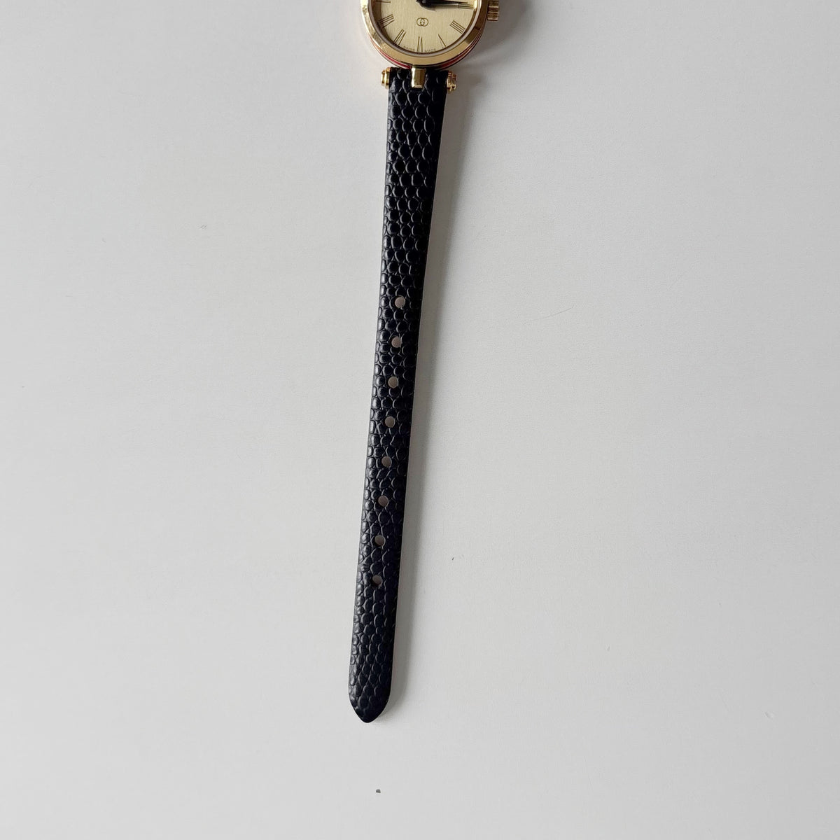 Gucci 1990s Gold Round Dial Gold Plated Watch