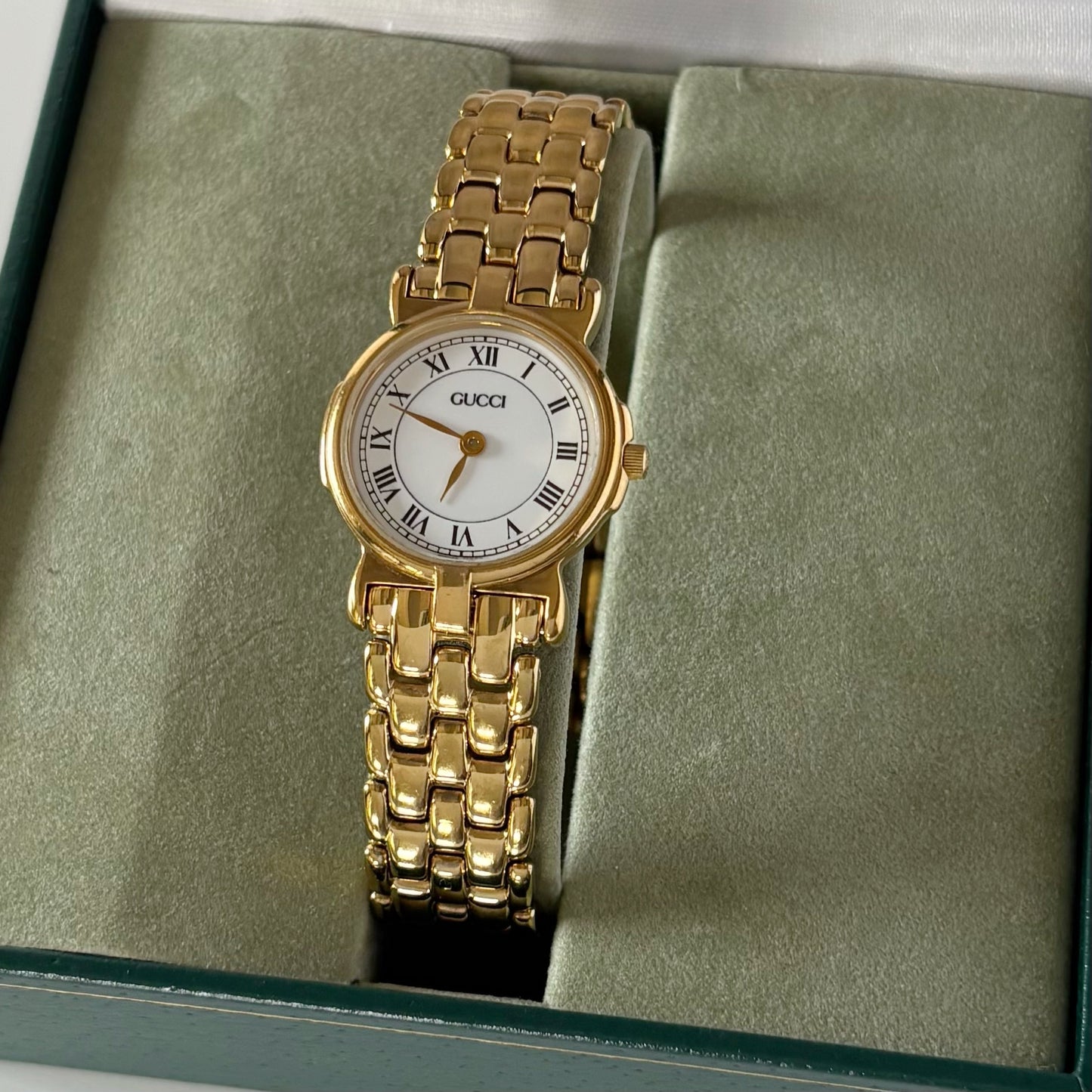 Gucci 1990s Round Dial Gold Plated Watch