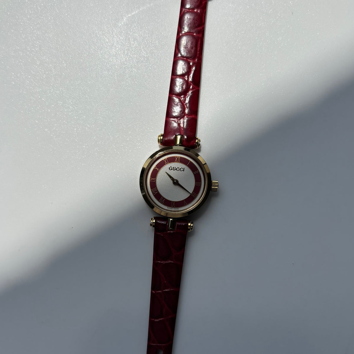 Gucci 1990s Sherry Round Dial Red Watch