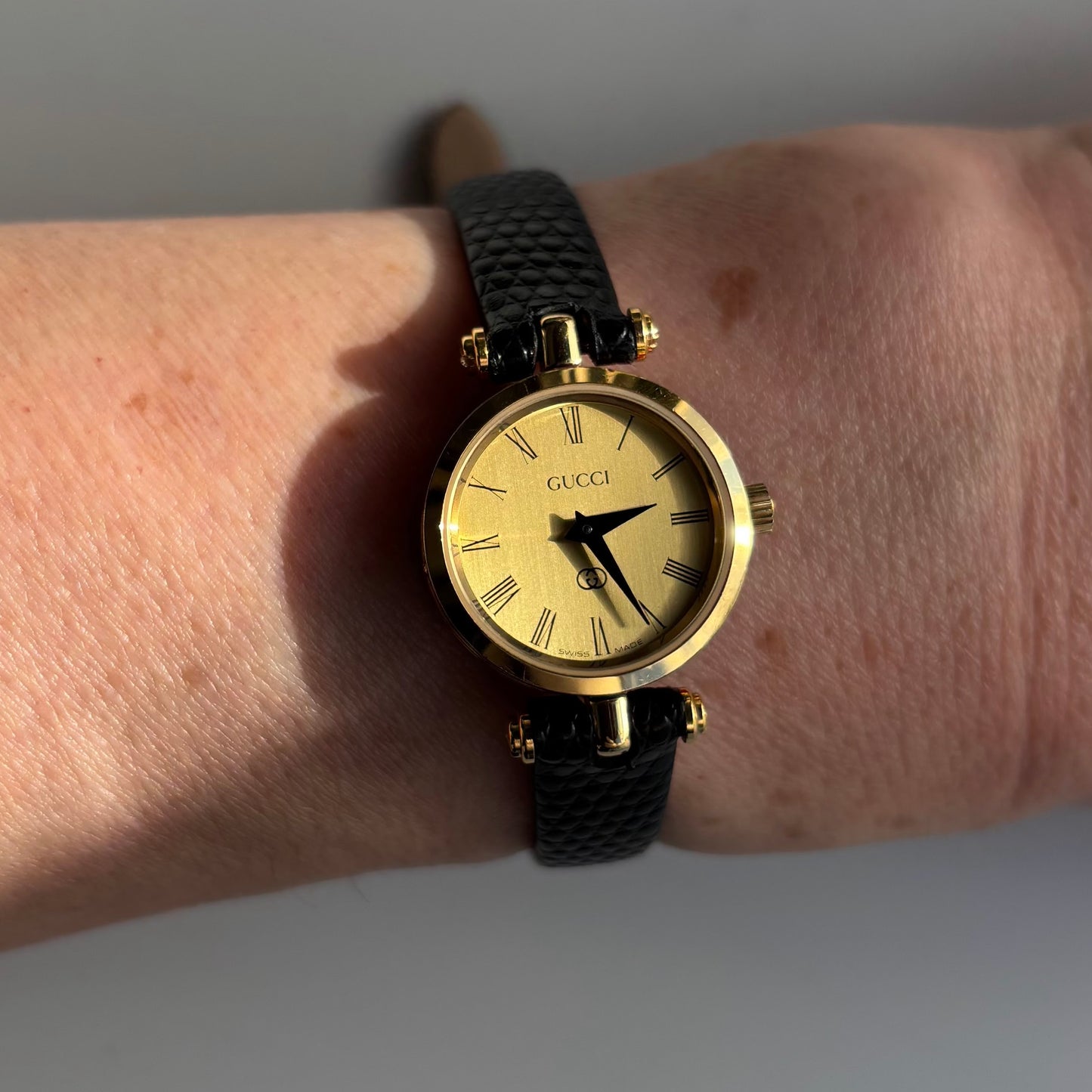 Gucci 1990s Round Dial Gold Plated Watch