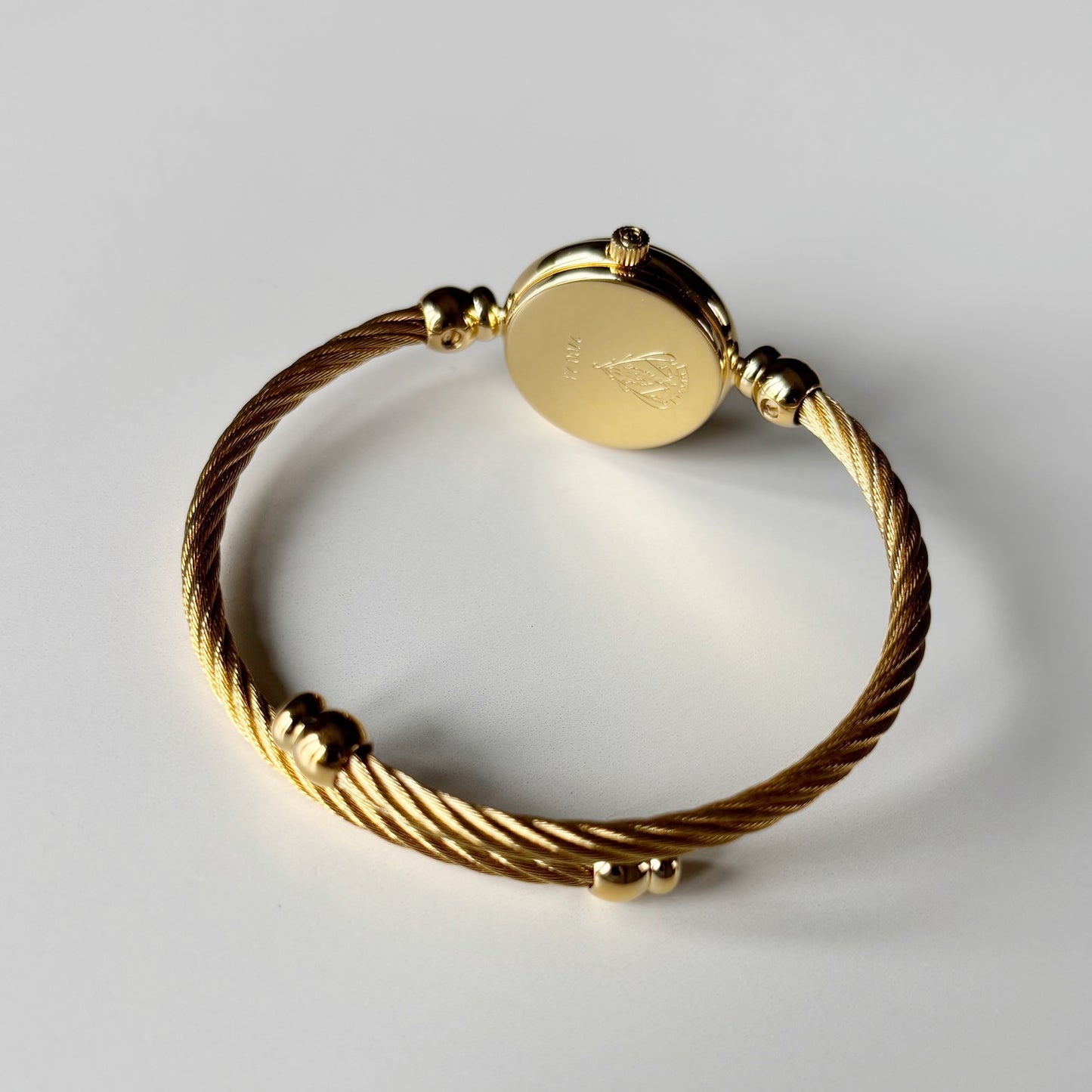 Gucci 1990s Seashell Dial Gold Plated Cable Band Bangle Watch