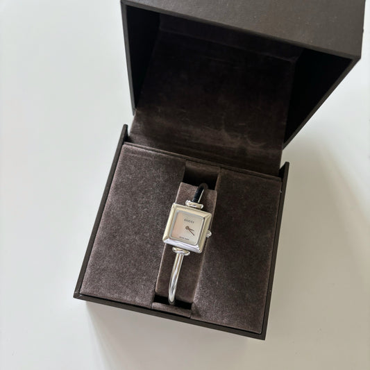 Gucci 90s Silver Stainless Steel Seashell Bangle Watch