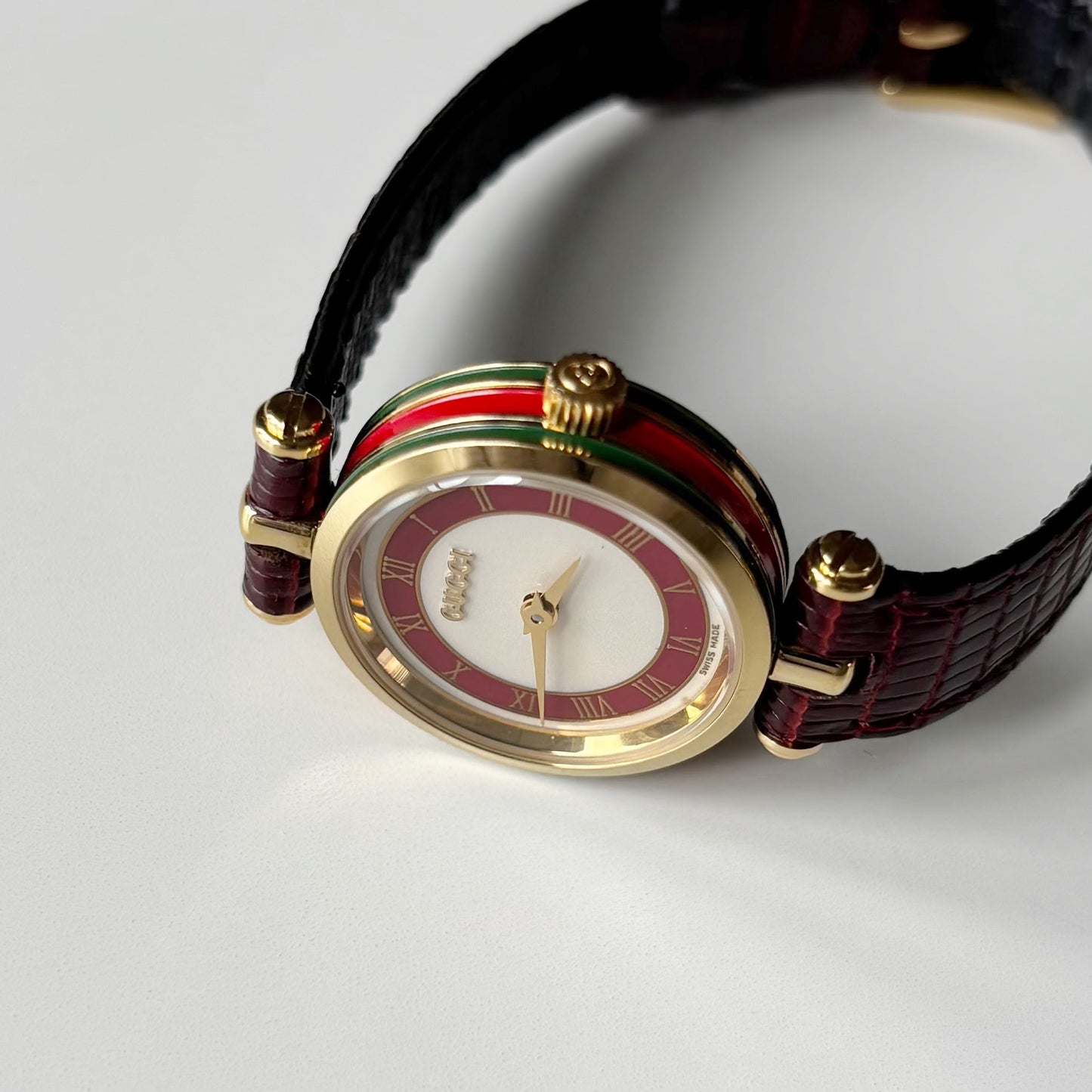 Gucci 1990s Round Dial Red Gold Plated Watch