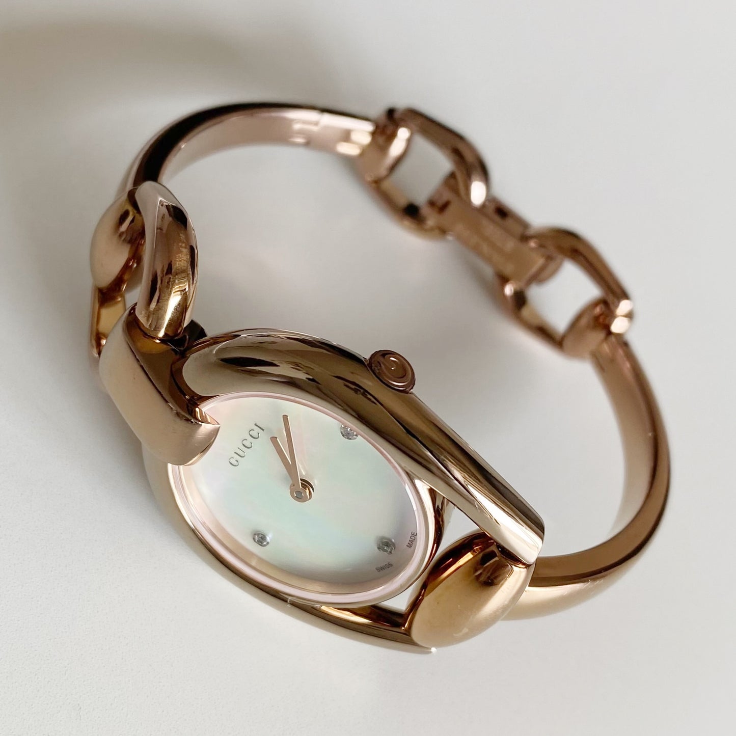 Gucci Early 2000s Seashell Dial Gold Plated Bangle Watch