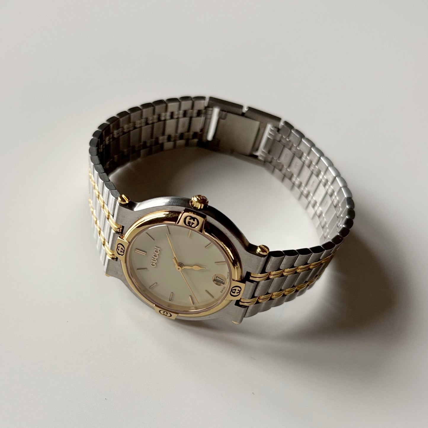 Gucci 1990s Round Dial Two Tone Gold Plated Watch (Large)