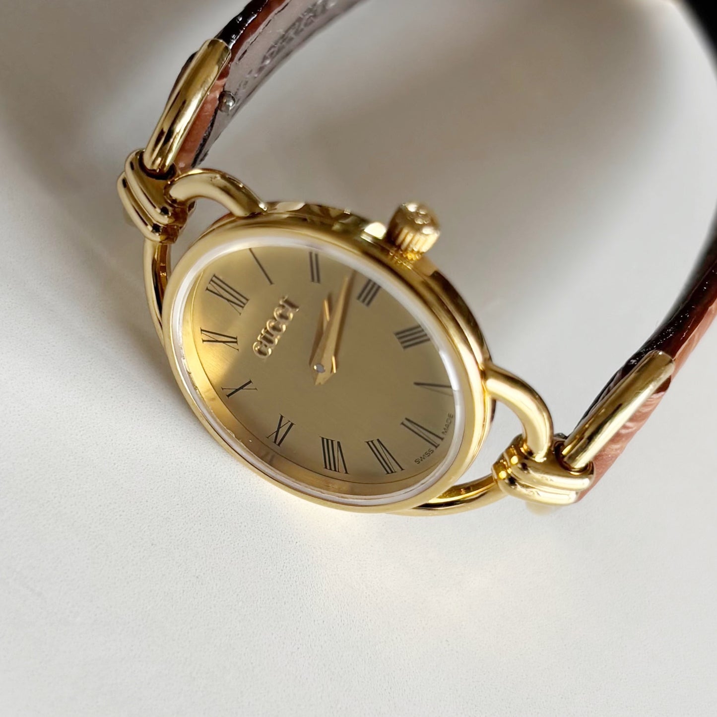 Gucci 1990s Round Dial Gold Plated Watch