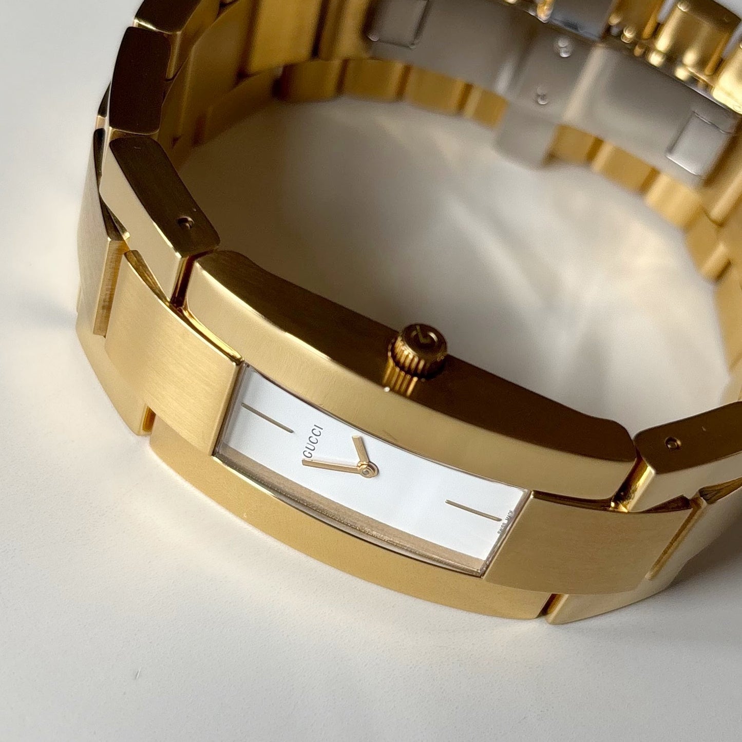 Gucci 1990s Gold Plated Watch (Large)