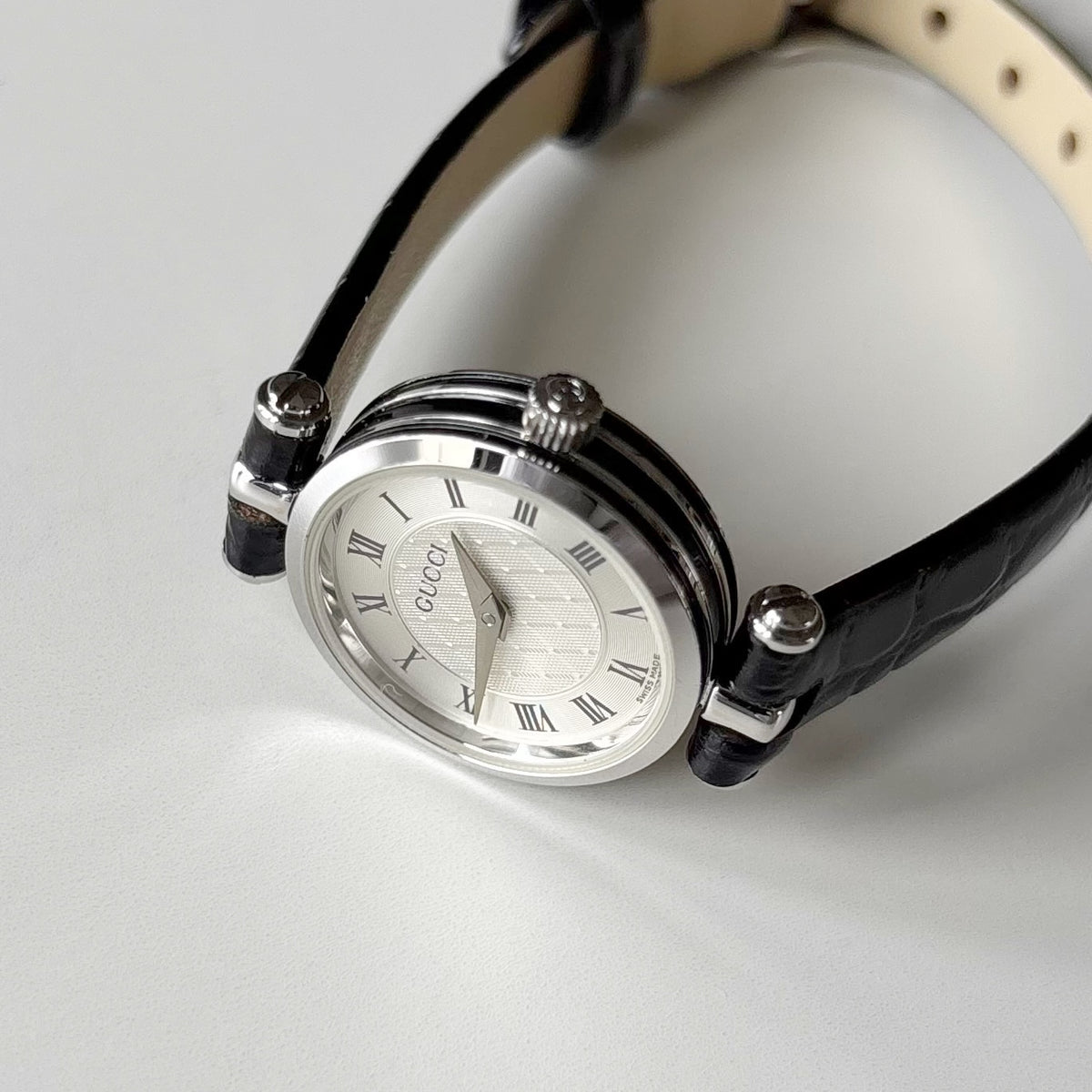 Gucci 1990s Round Dial Stainless Steel Watch
