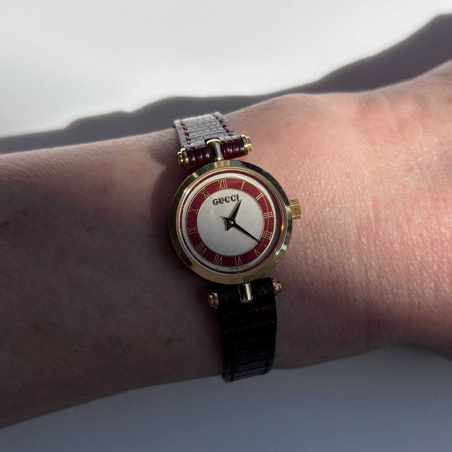 Gucci 1990s Round Dial Red Gold Plated Watch
