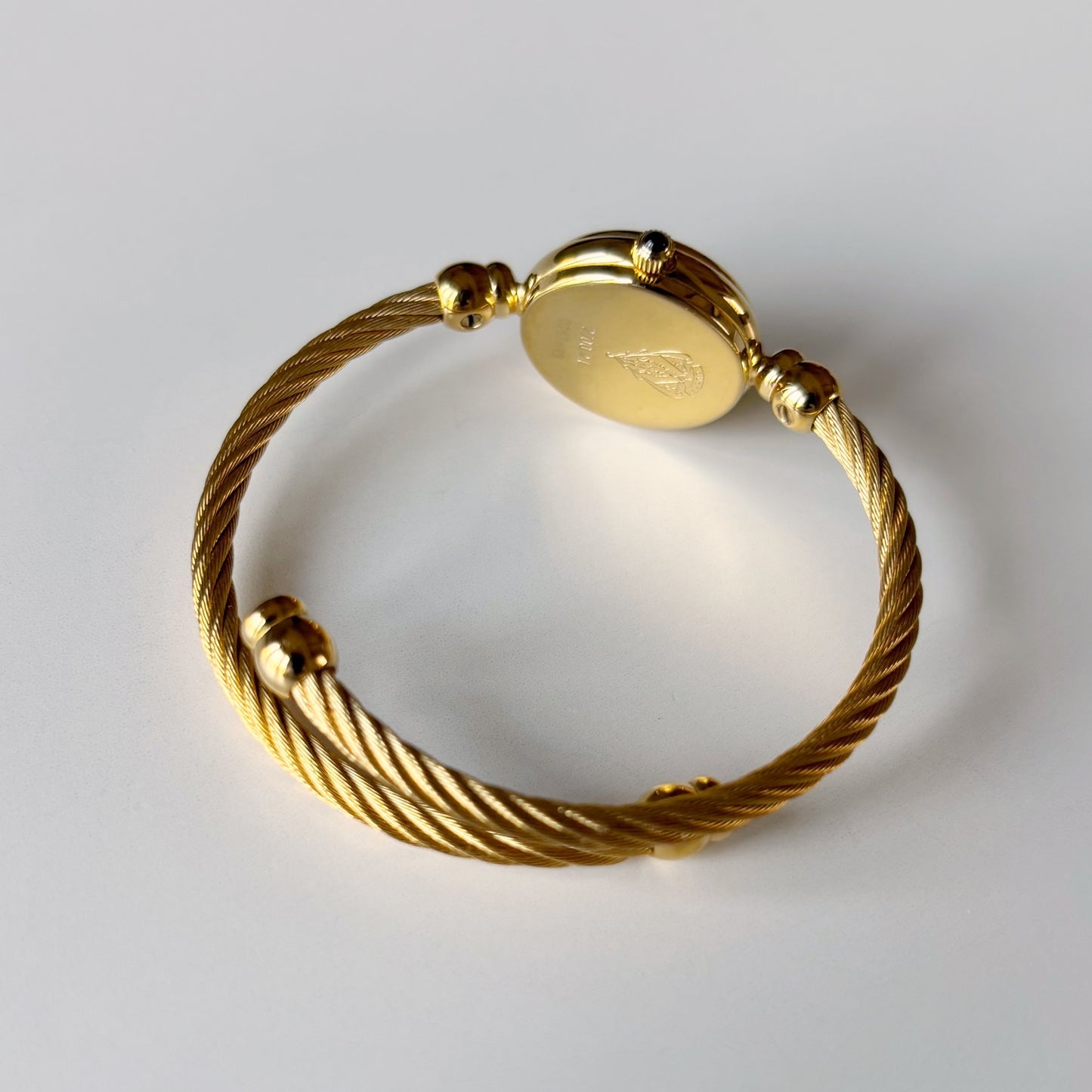 Gucci 1990s Seashell Dial Gold Plated Cable Bangle Watch