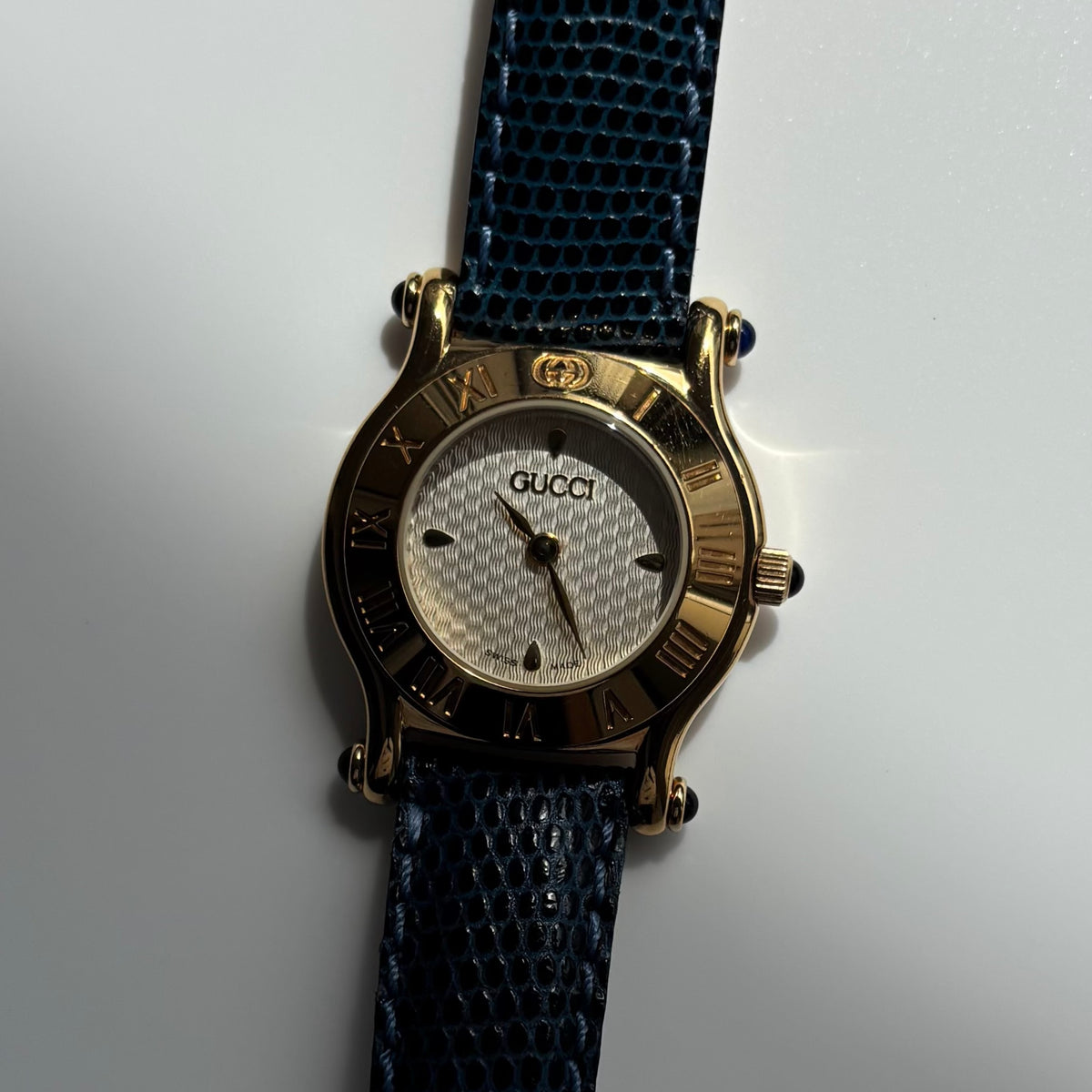 Gucci 1990s White Round Dial Gold-Plated Watch