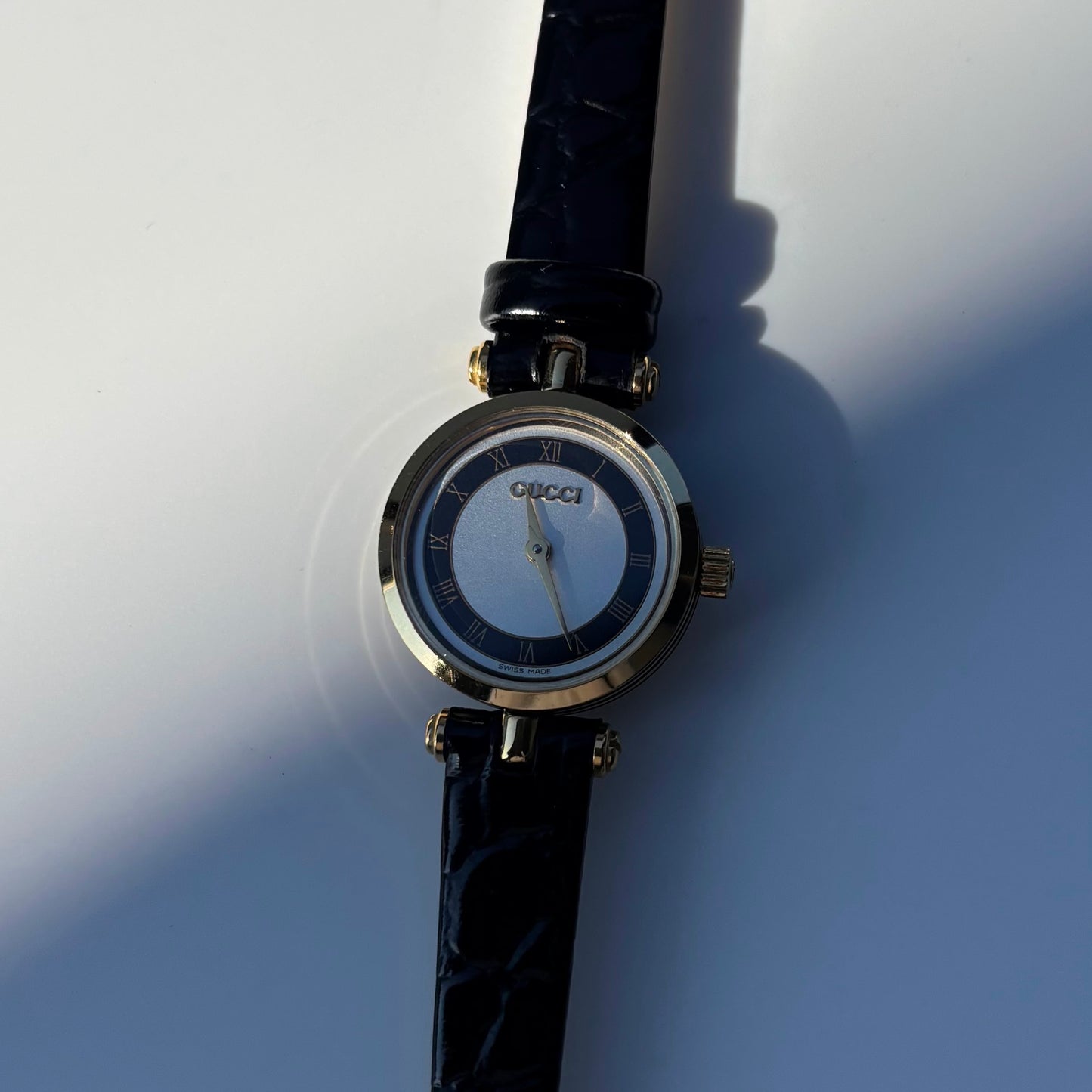 Gucci 1990s Sherry Round Dial Gold Plated Watch