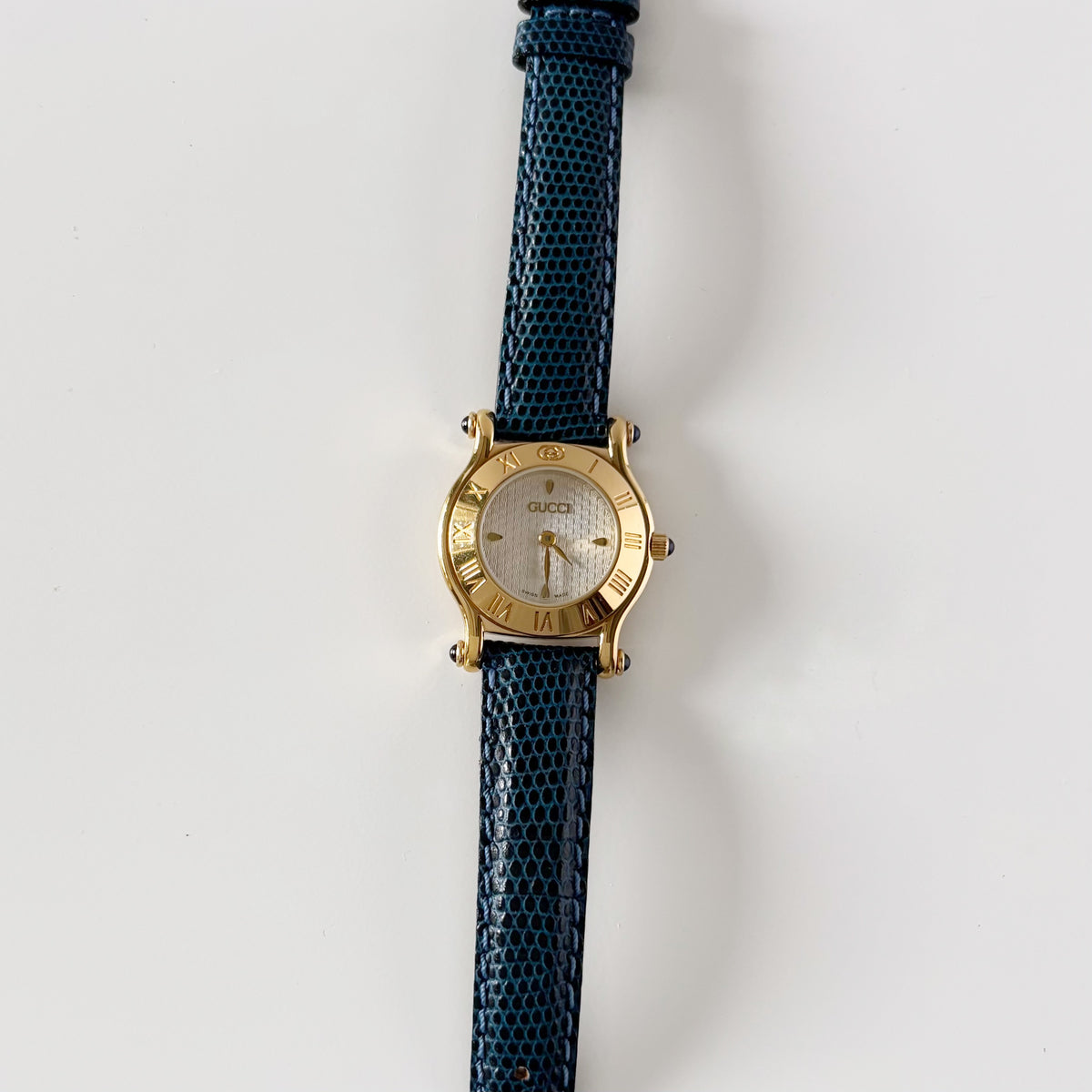 Gucci 1990s White Round Dial Gold-Plated Watch
