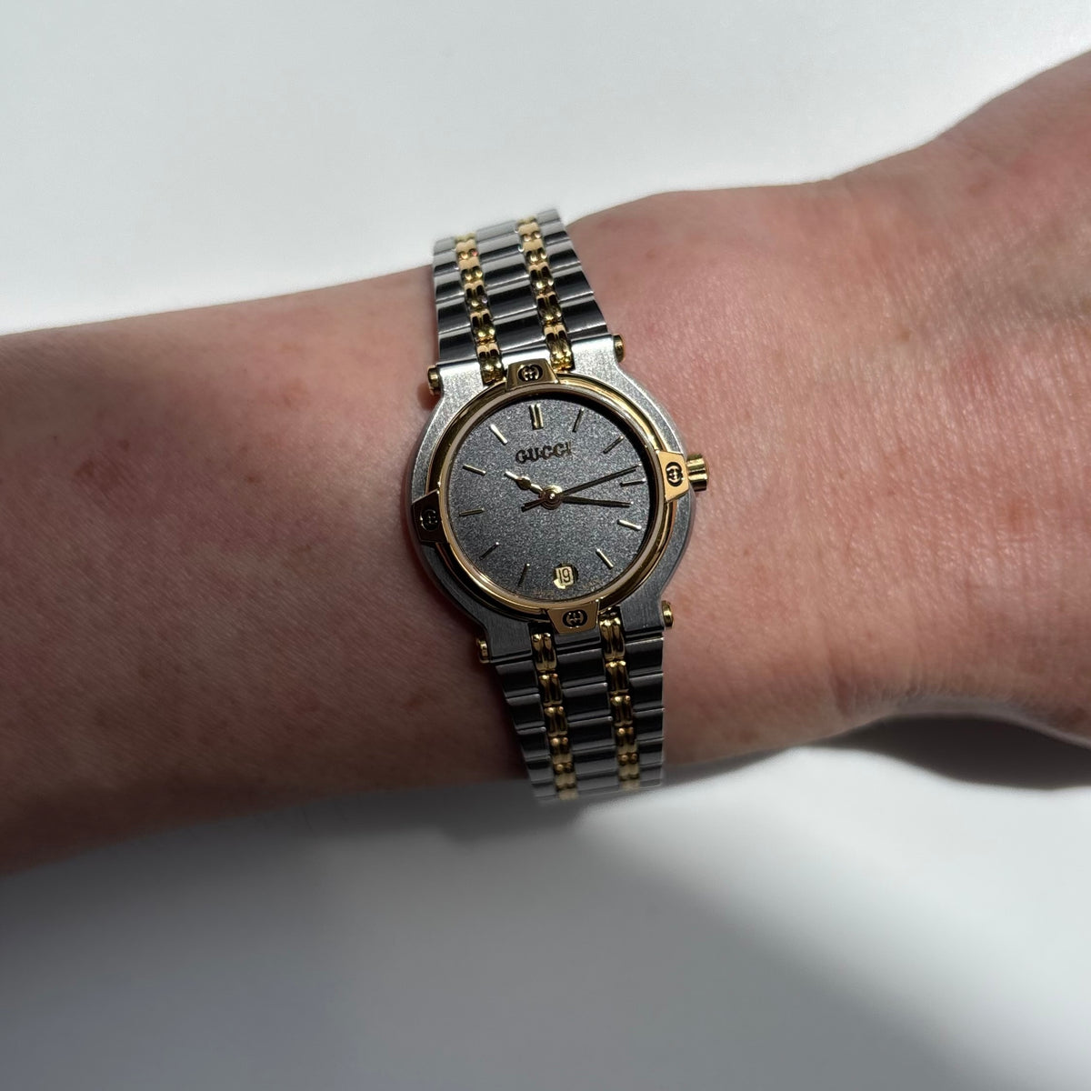 Gucci 1990s Date Black Round Dial Two-Tone Gold-Plated Watch