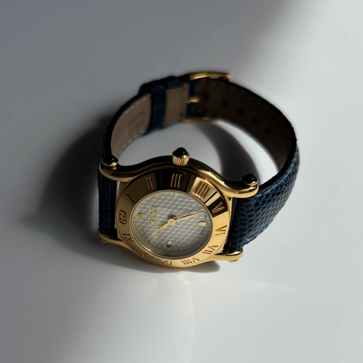 Gucci 1990s White Round Dial Gold-Plated Watch