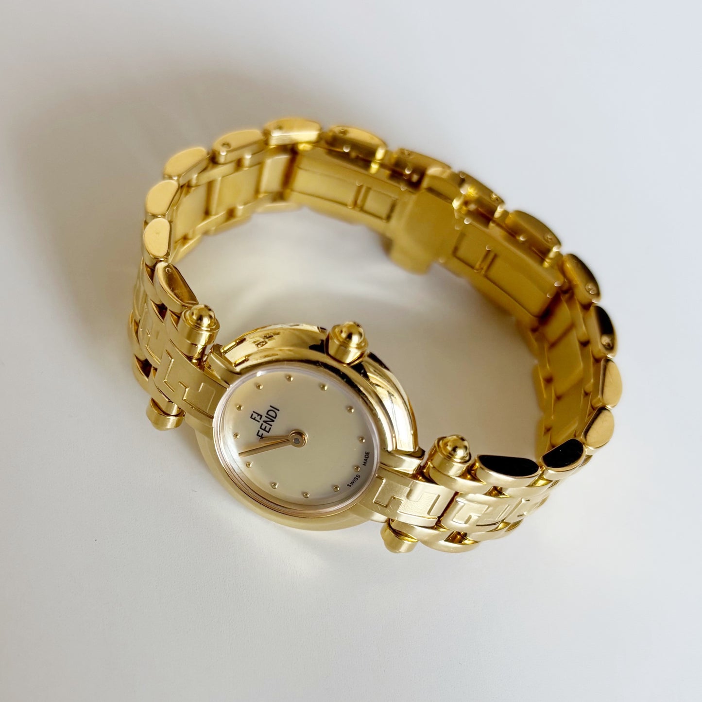 Fendi 1990s Seashell Round Dial Gold Plated Watch