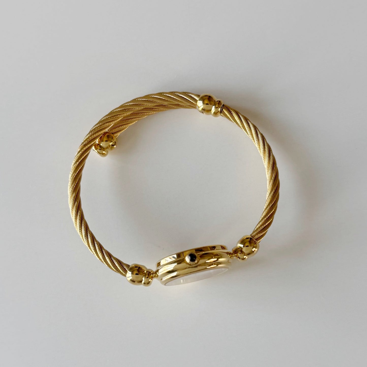 Gucci 1990s Seashell Dial Gold Plated Cable Bangle Watch