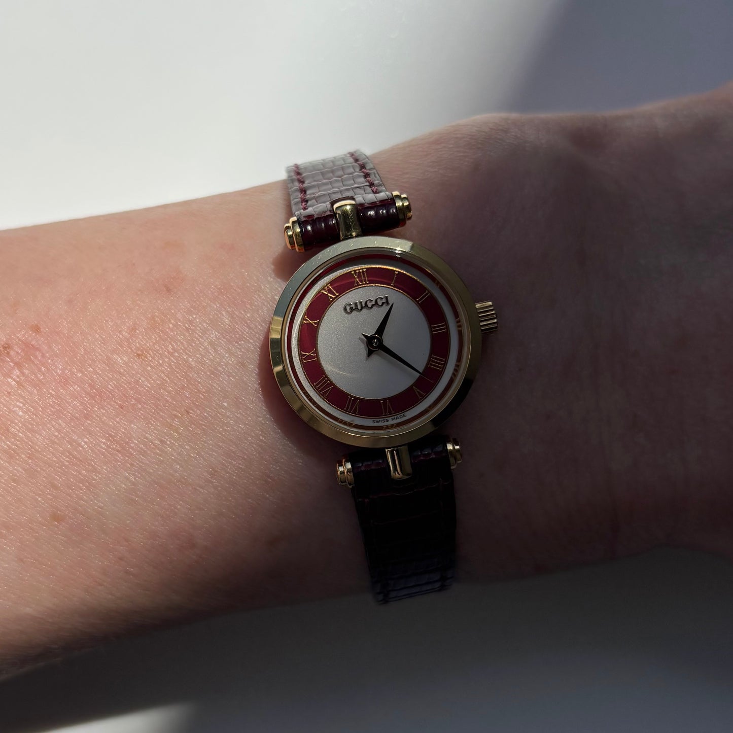Gucci 1990s Round Dial Red Gold Plated Watch