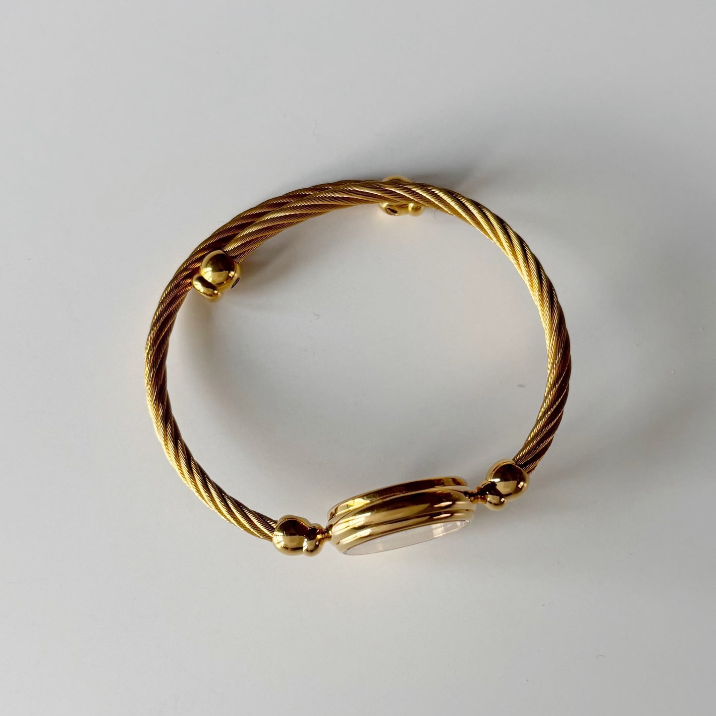 Gucci 1990s Seashell Dial Gold Plated Cable Bangle Watch
