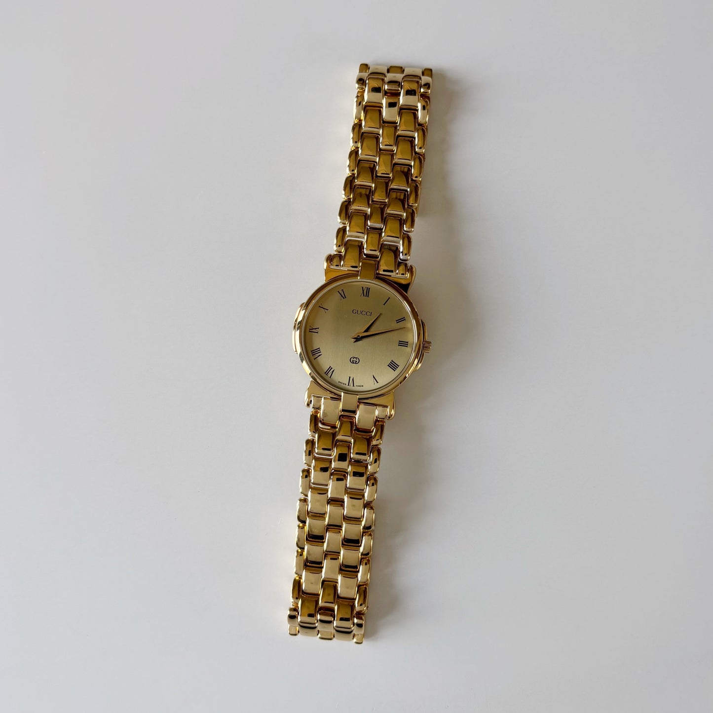 Gucci 1980s Round Dial Gold Plated Watch (Large)