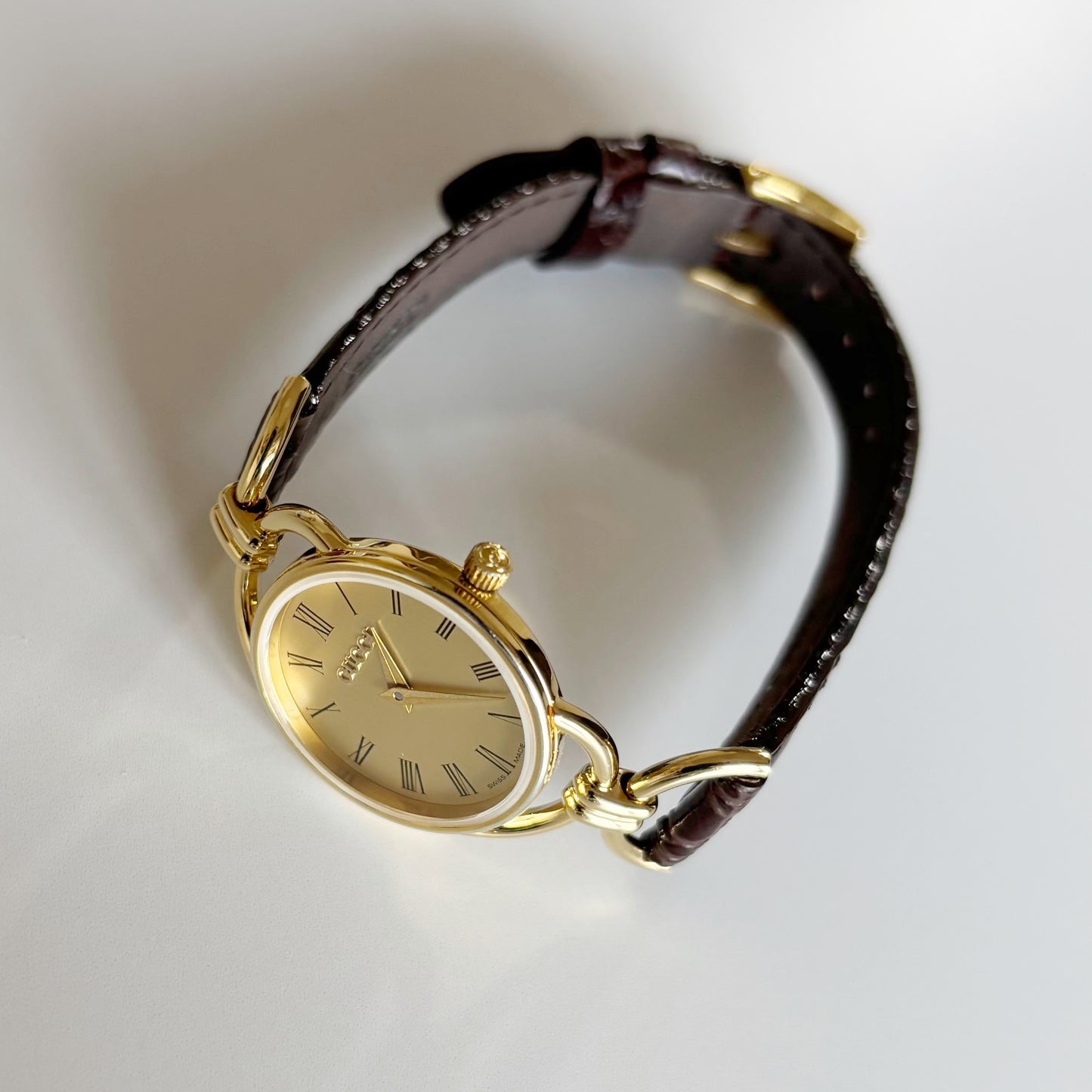 Gucci 1990s Gold Round Dial Horsebit Gold Plated Watch
