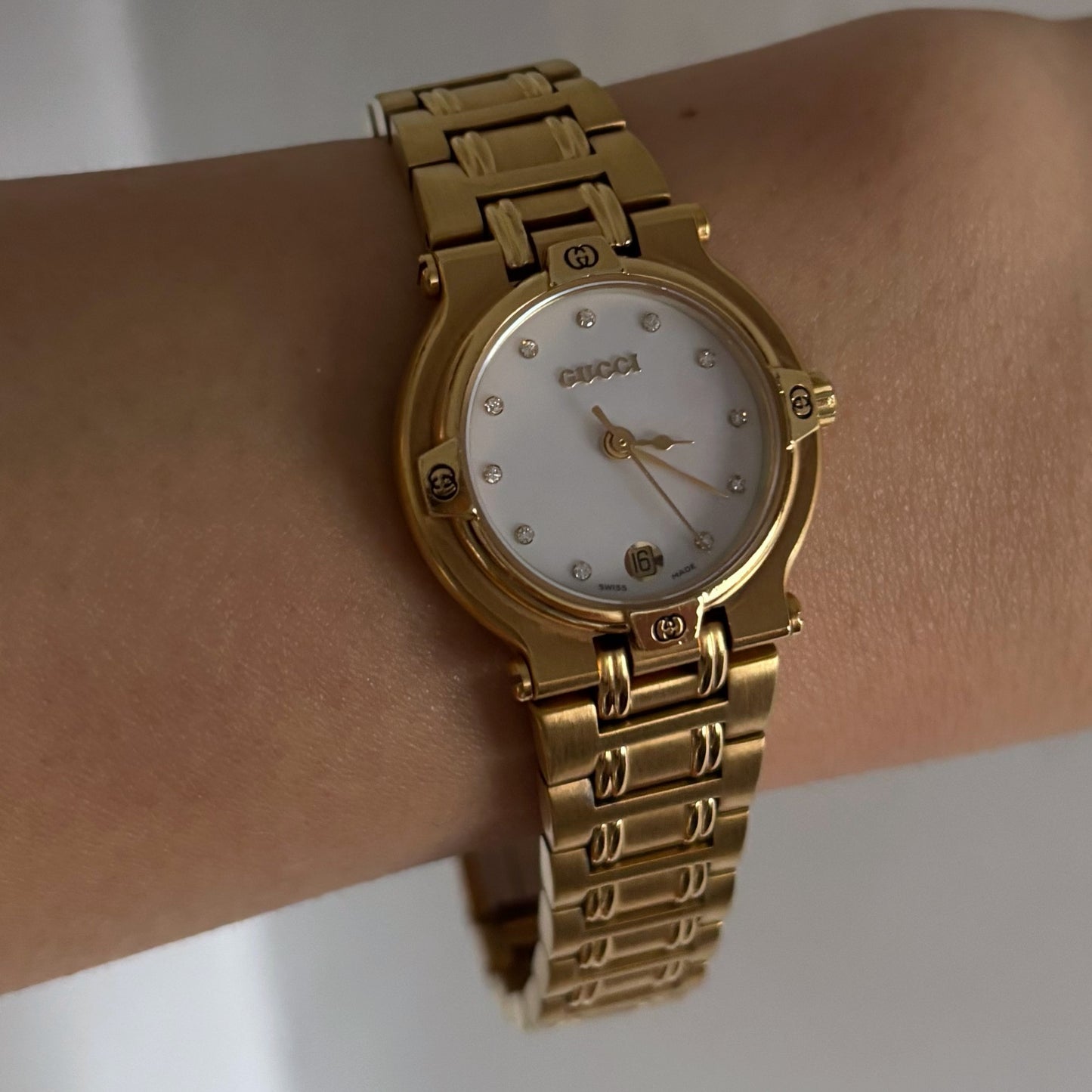 Gucci 1990s Seashell Dial Gold Plated Watch