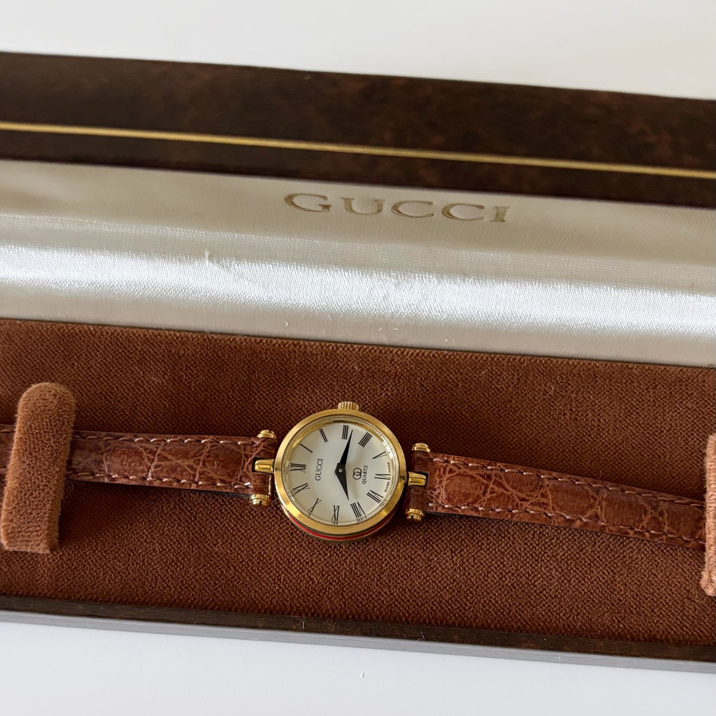 Gucci 1990s Sherry Round Watch