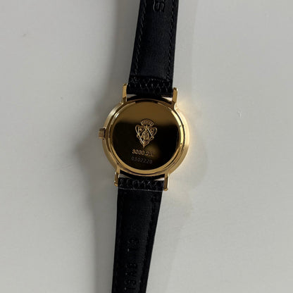 Gucci 1990s Round Dial Gold Plated Watch