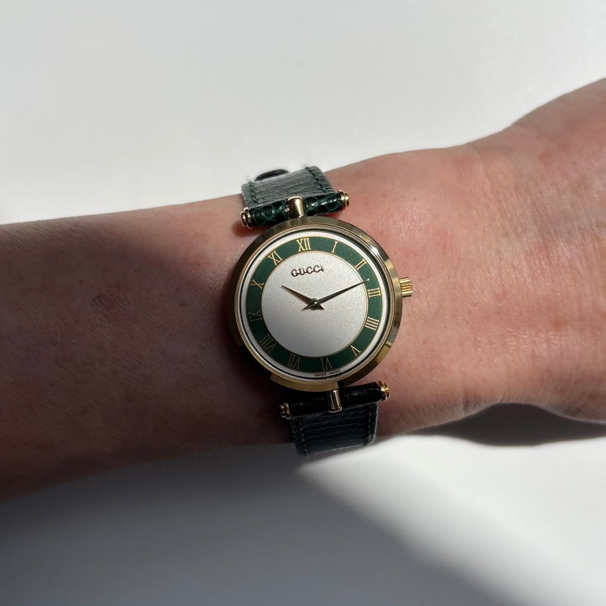 Gucci 1990s Round Dial Sherry Gold-Plated Watch (Large)