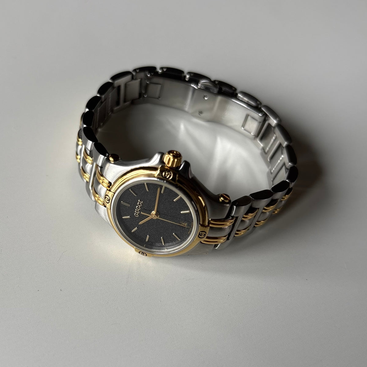 Gucci 1990s Date Black Round Dial Two-Tone Gold-Plated Watch