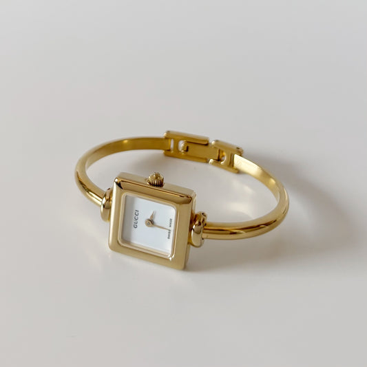 Gucci 1990s Square Dial Gold Plated Watch (Small) (8/29)
