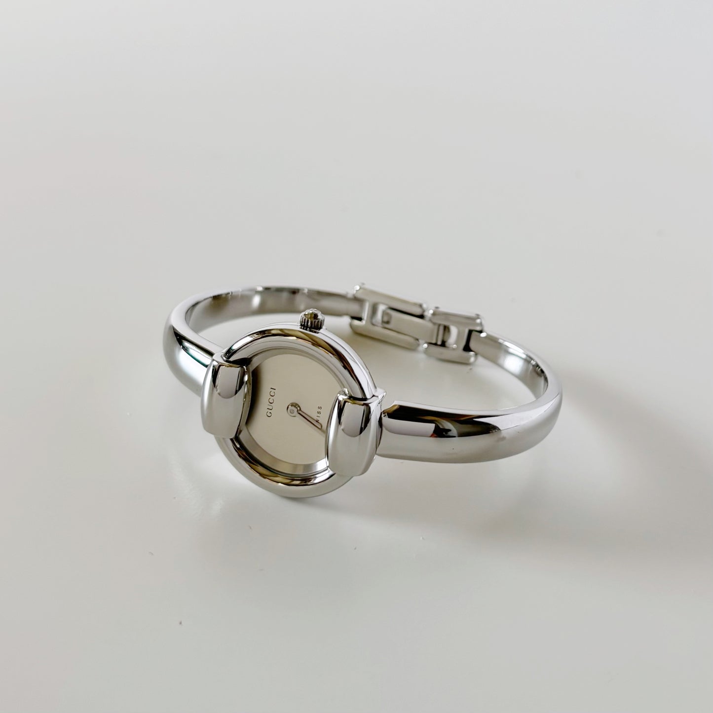 Gucci 1990s Round Dial Stainless steel Bangle Watch
