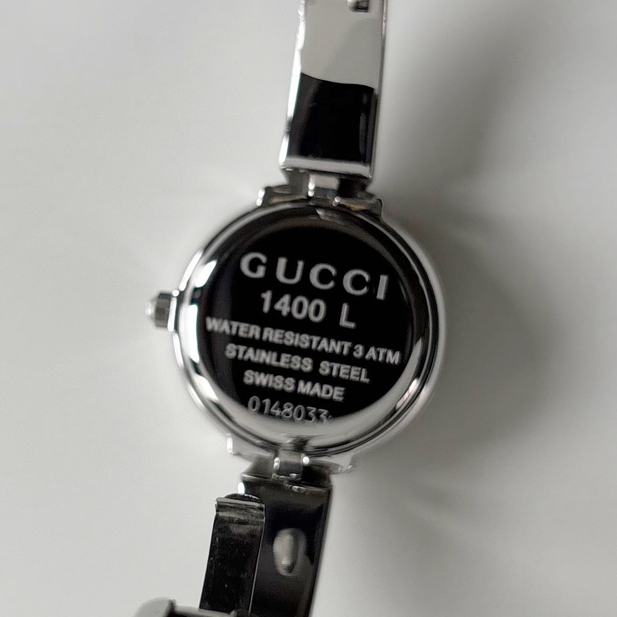 Gucci 1990s Round Dial Stainless steel Bangle Watch