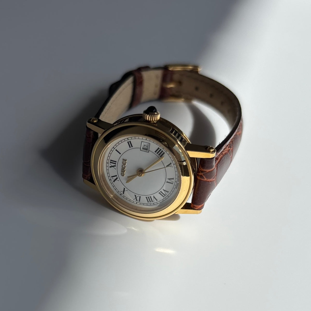 Gucci 1990s Date Round Dial Gold-Plated Watch