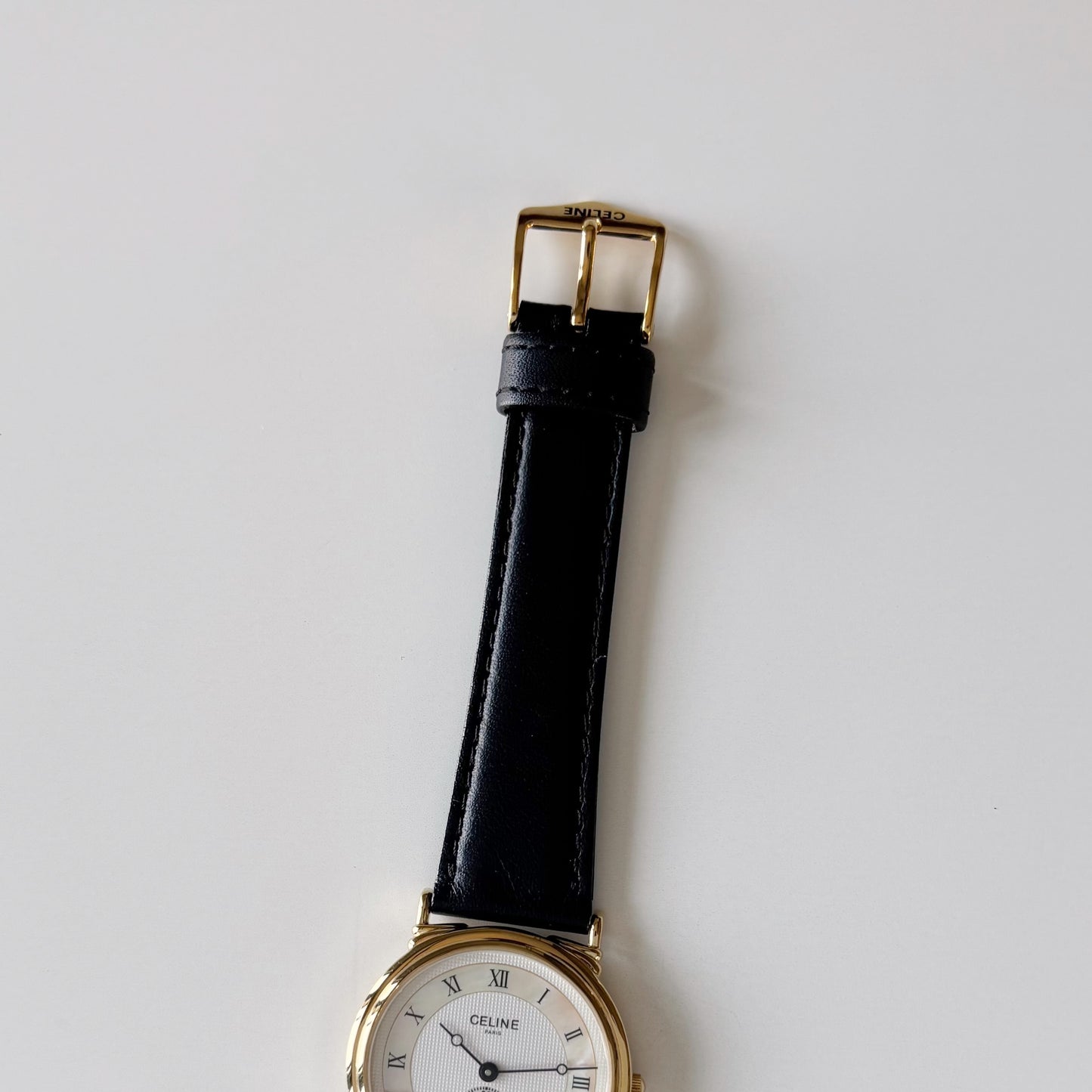 Celine 1990s Seashell Round Dial Gold Plated Watch (Large)