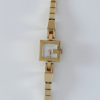 Gucci 1990s Seashell G Dial Gold Plated Watch
