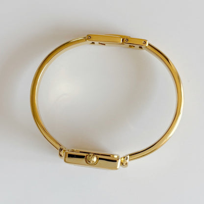 Gucci 1990s Square Dial Gold Plated Bangle Watch (Small)
