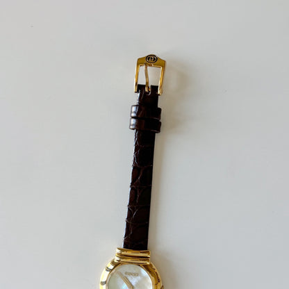 Gucci 1990s Seashell Round Dial Gold Plated Watch