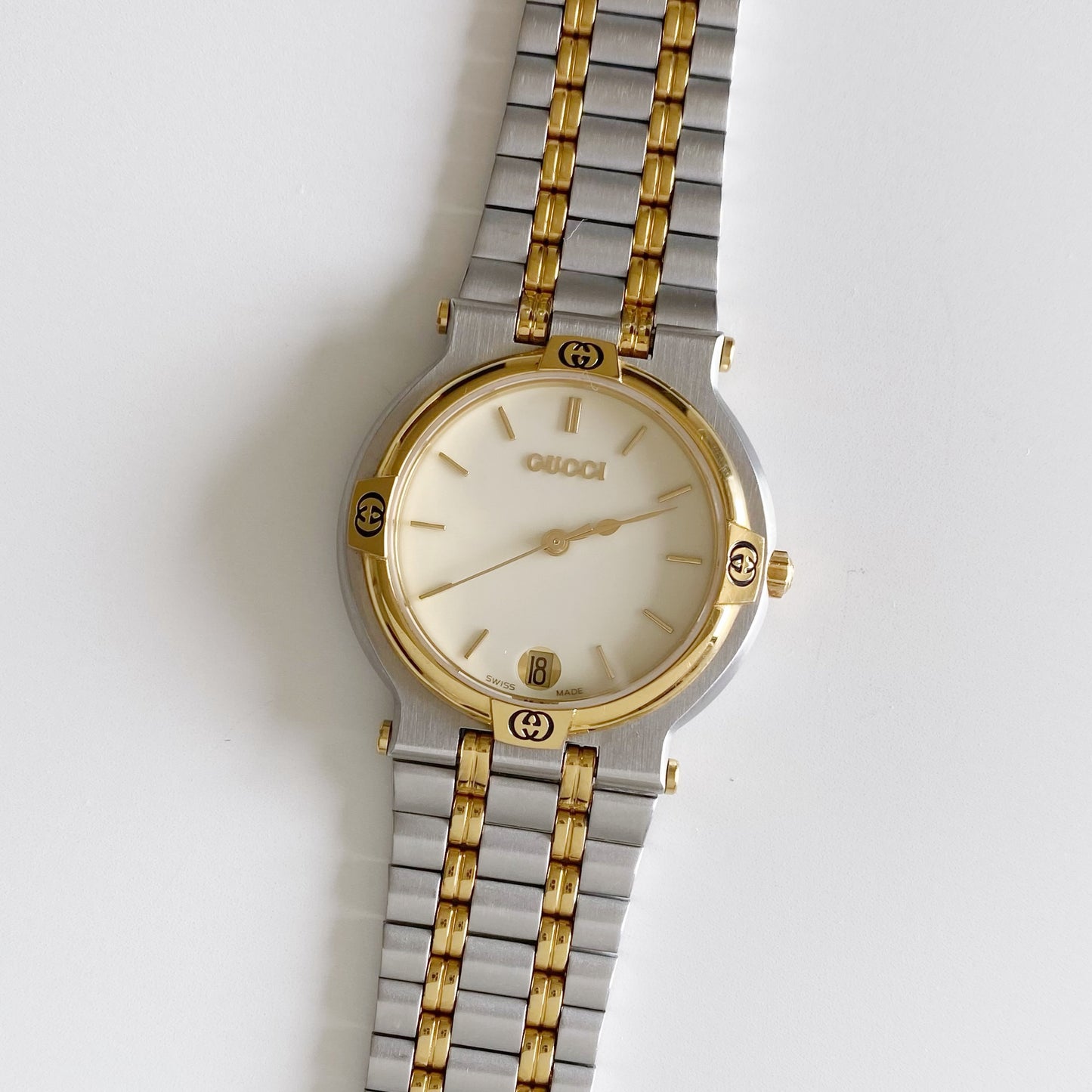 Gucci 1990s Date Round Dial Two Tone Watch (Large)