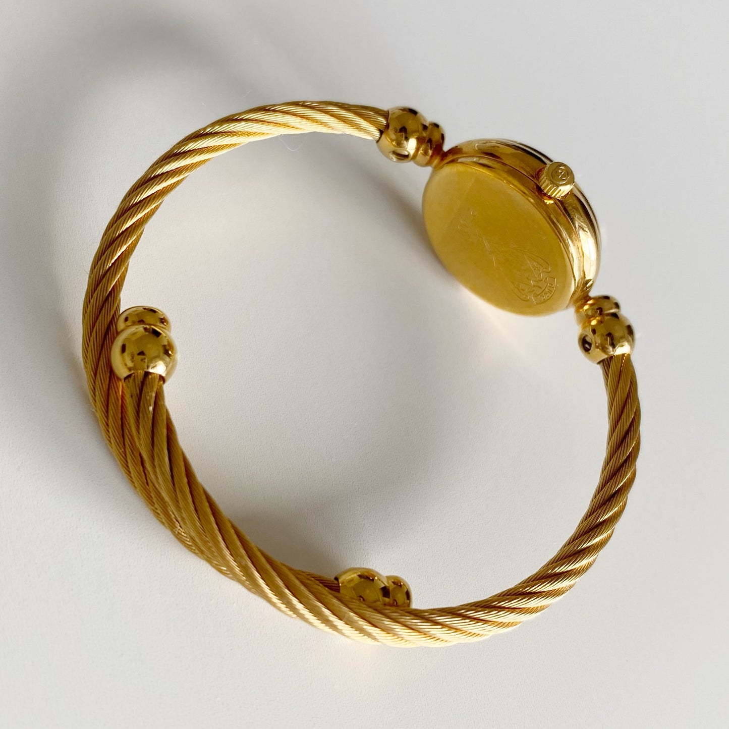 Gucci 1990s Seashell Dial Gold Plated Cable Bangle Watch