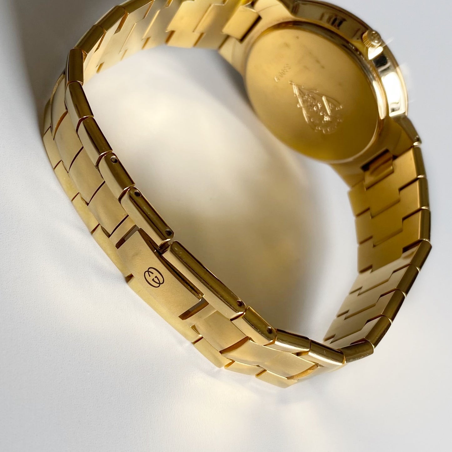 Gucci 1990s Black Dial Gold Plated Watch (Large)