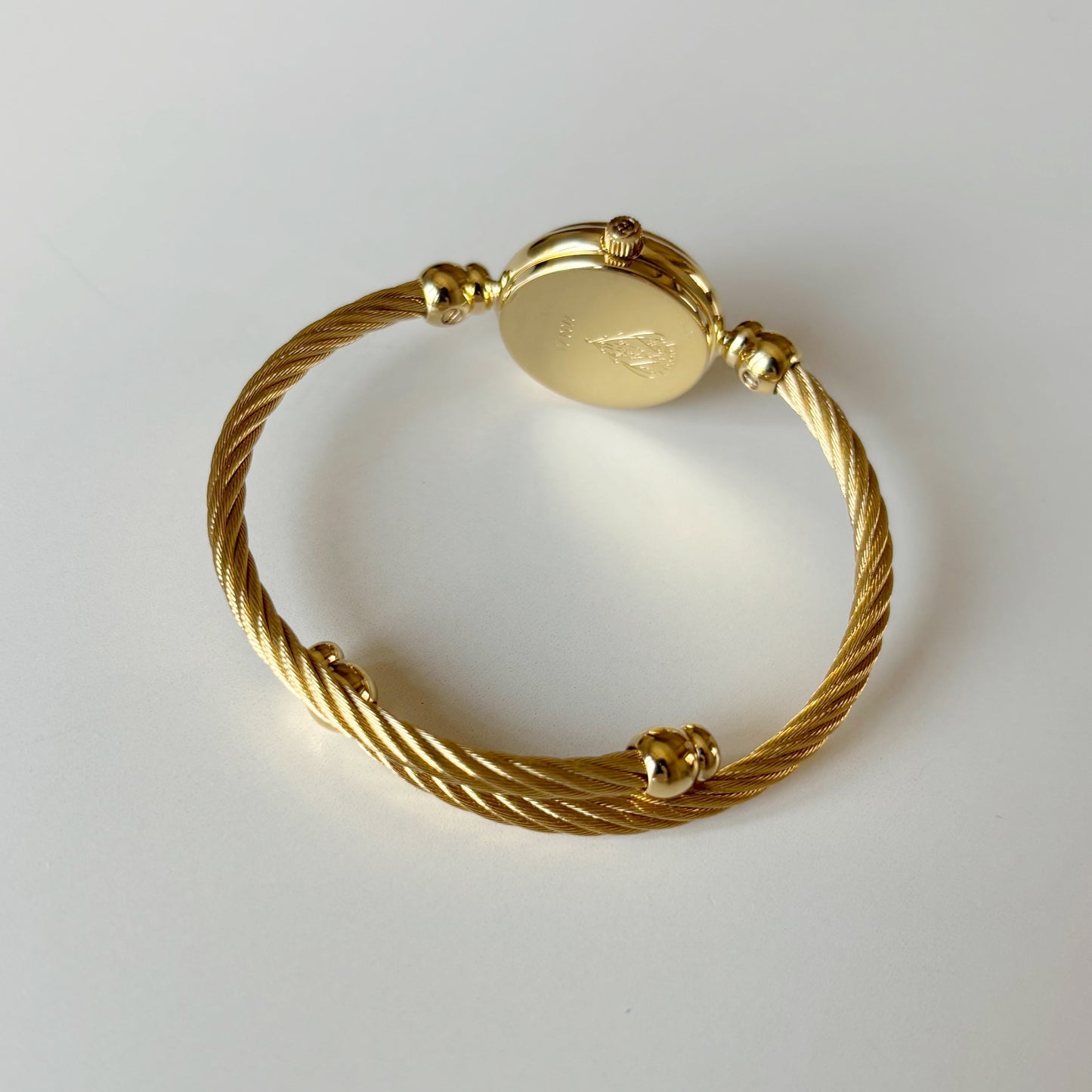 Gucci 1990s Seashell Dial Gold Plated Cable Bangle Watch