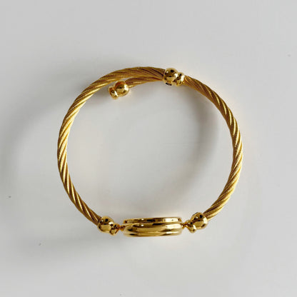 Gucci 1990s Seashell Dial Gold Plated Cable Band Bangle Watch